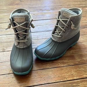 Sperry Waterproof boot size 6.5